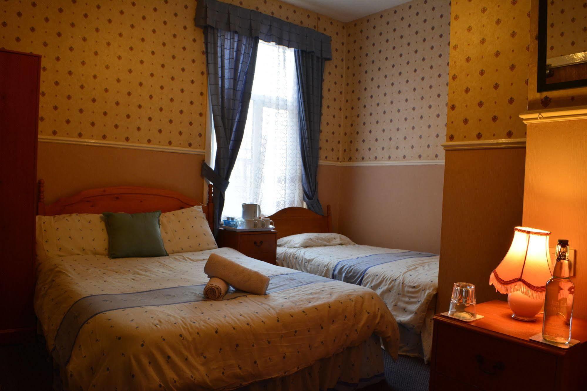 Holm Lea Hotel Blackpool Bagian luar foto