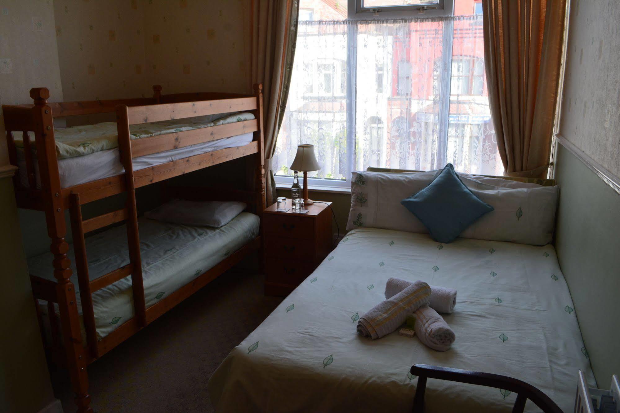Holm Lea Hotel Blackpool Bagian luar foto